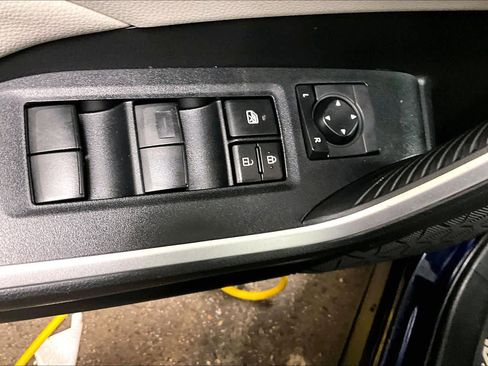 Used 2020 Toyota RAV4 XLE w/ Convenience Package image 33