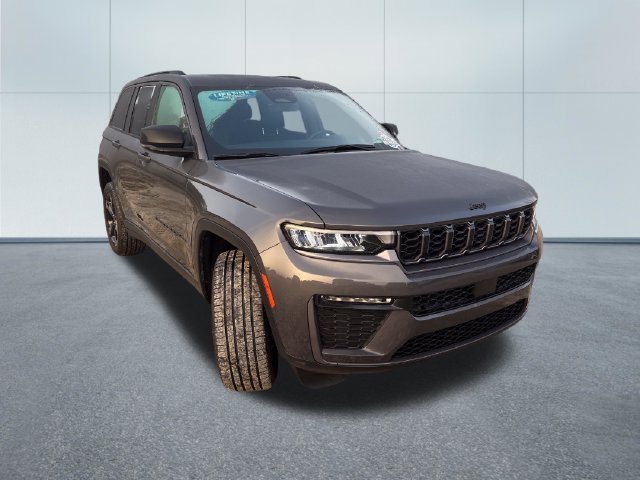 Used 2026 Jeep Grand Cherokee Limited w/ Limited Altitude Package AWD/4WD image 5