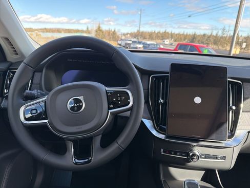 New 2026 Volvo XC90 T8 Ultra w/ Protection Package Premier image 9