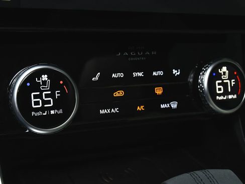 Used 2024 Jaguar XF R-Dynamic SE image 32