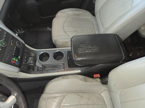 Used 2010 Chevrolet Traverse LTZ AWD/4WD image 17