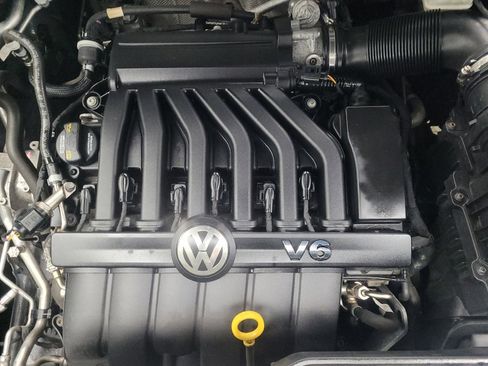 Used 2020 Volkswagen Atlas Cross Sport SEL Premium image 30