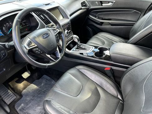 Used 2017 Ford Edge Titanium w/ Equipment Group 301A FWD image 9