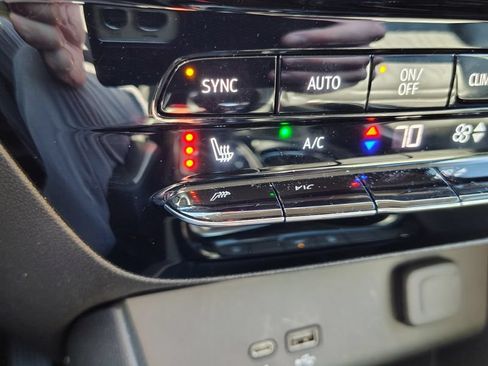 Used 2024 Buick Encore GX Avenir FWD image 21