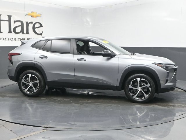 Used 2024 Chevrolet Trax RS w/ Driver Confidence Package FWD image 1