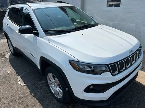 Certified 2022 Jeep Compass Latitude w/ Convenience Group AWD/4WD image 7