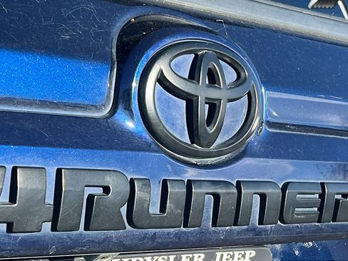 Used 2018 Toyota 4Runner SR5 image 28
