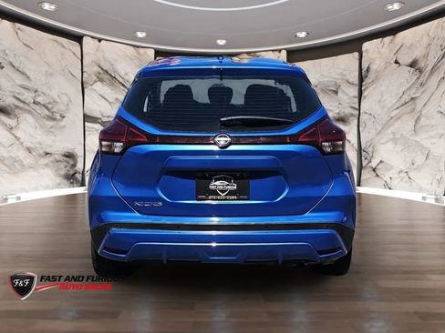 Used 2022 Nissan Kicks S FWD image 7