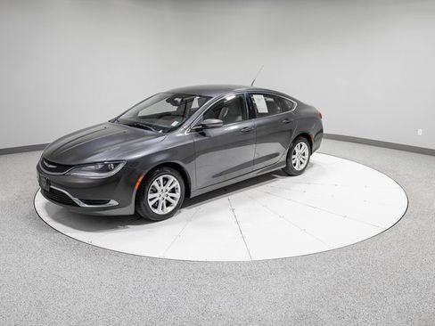 Used 2016 Chrysler 200 Limited w/ Convenience Group image 31