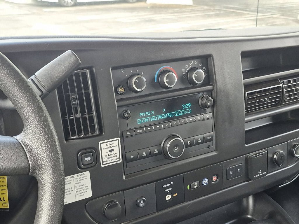 Used 2021 GMC Savana 3500 Extended w/ Power Convenience Package RWD image 18