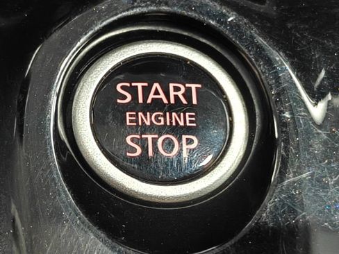 Used 2024 Nissan Versa SV FWD image 10