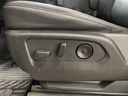 Used 2024 Chevrolet Silverado 2500 LT w/ Z71 Sport Edition image 15