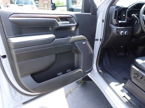 Used 2024 GMC Sierra 1500 Elevation w/ Preferred Package AWD/4WD image 16