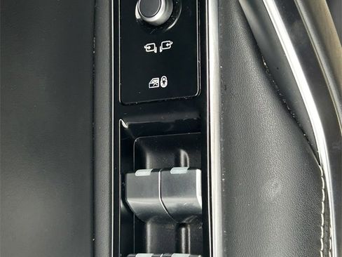 Used 2024 Jaguar F-PACE R-Dynamic S image 23