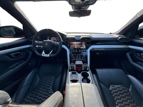 Used 2021 Lamborghini Urus image 21