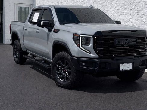 Used 2024 GMC Sierra 1500 AT4X image 1