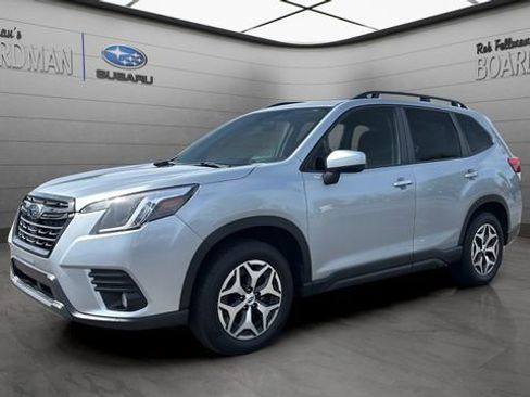Used 2023 Subaru Forester Premium AWD/4WD image 10