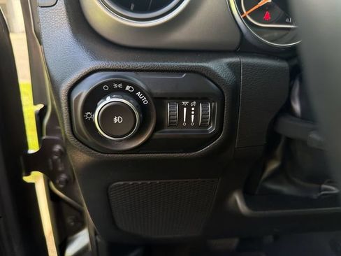 Used 2022 Jeep Wrangler Unlimited Sport AWD/4WD image 17