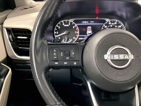 Used 2023 Nissan Rogue SL AWD/4WD image 23