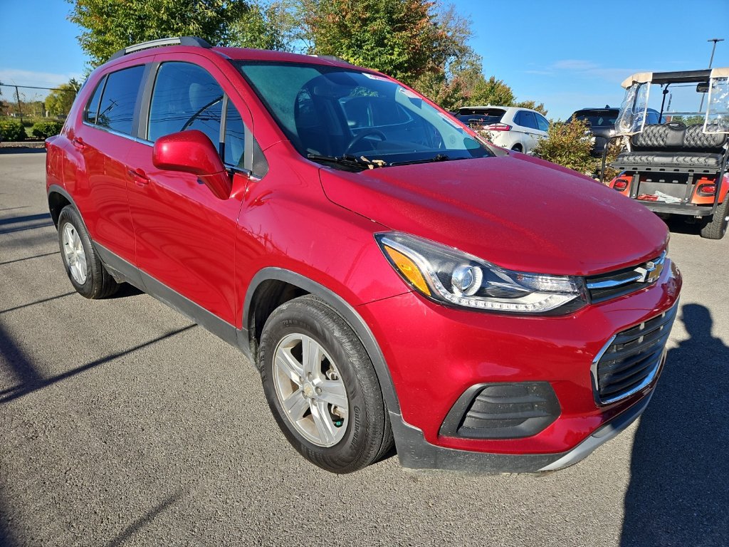 Used 2020 Chevrolet Trax LT FWD image 2