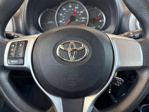 Used 2012 Toyota Yaris LE FWD image 32