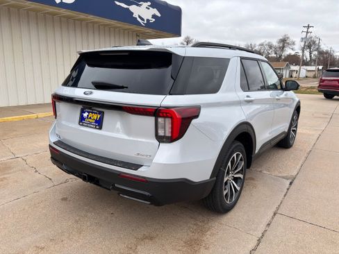 New 2026 Ford Explorer ST-Line image 3