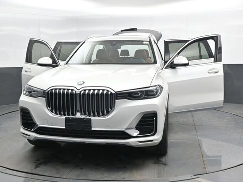 Used 2020 BMW X7 xDrive40i w/ Luxury Seating Package AWD/4WD image 52