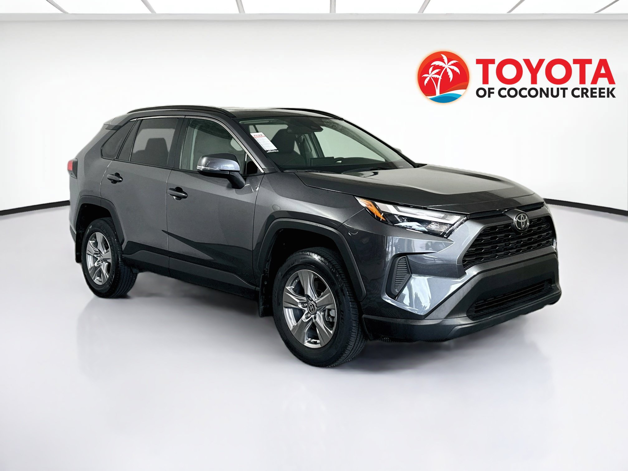 Used 2024 Toyota RAV4 XLE w/ Convenience Package FWD image 1