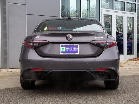Used 2025 Alfa Romeo Giulia Veloce image 9