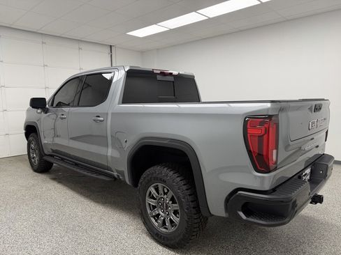 Used 2025 GMC Sierra 1500 AT4X image 8