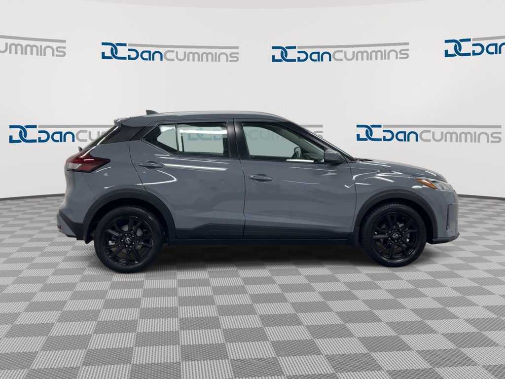 Used 2023 Nissan Kicks SV FWD image 9