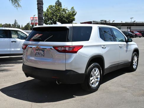 Used 2021 Chevrolet Traverse LS FWD image 8