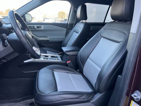 Used 2023 Ford Explorer XLT w/ Equipment Group 202A image 22