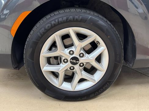Used 2025 Kia Soul LX w/ LX Technology Package FWD image 23