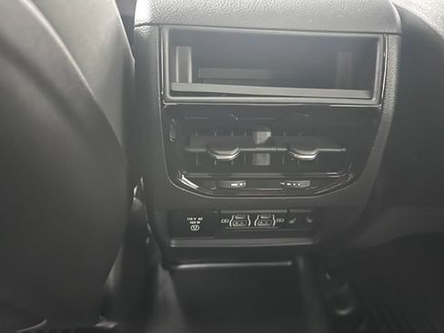 Used 2022 Jeep Grand Cherokee Overland AWD/4WD image 18