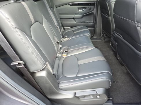 Certified 2024 Honda Pilot Touring image 29