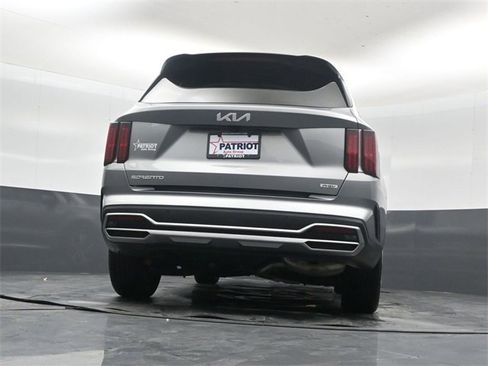 Used 2023 Kia Sorento SX Prestige image 42