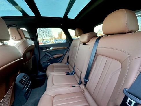 Used 2023 Audi Q5 2.0T Premium w/ Convenience Package image 22