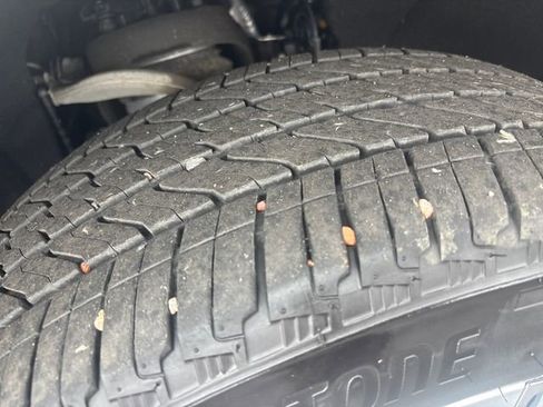 Certified 2024 Chevrolet Tahoe High Country w/ Advanced Technology Package image 32