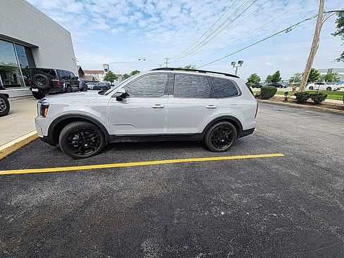 Used 2025 Kia Telluride EX X-Line AWD/4WD image 3