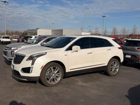 Used 2024 Cadillac XT5 Premium Luxury image 2