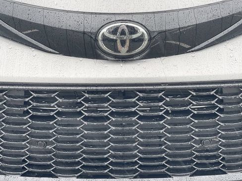 Used 2026 Toyota Sienna XSE FWD image 19