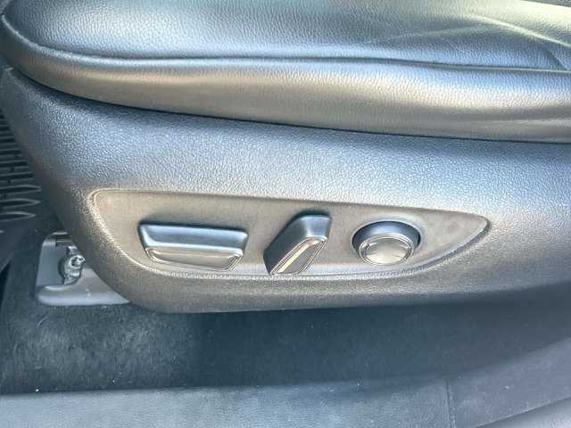 Used 2021 Toyota Highlander XLE FWD image 29