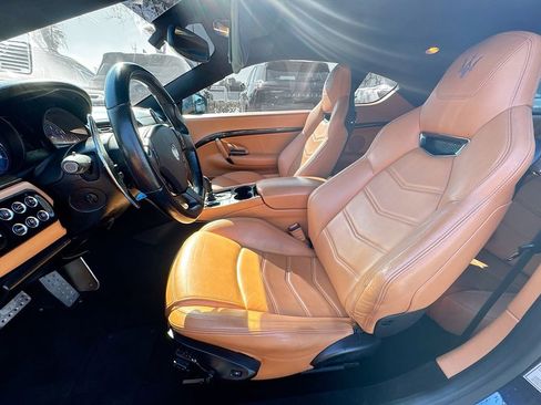 Used 2015 Maserati GranTurismo Sport RWD image 21
