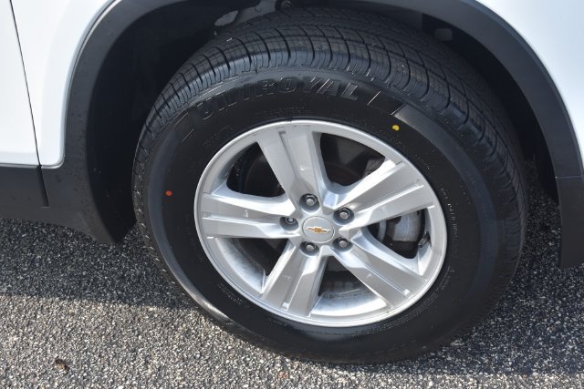 Certified 2019 Chevrolet Trax LT w/ LT Convenience Package AWD/4WD image 12