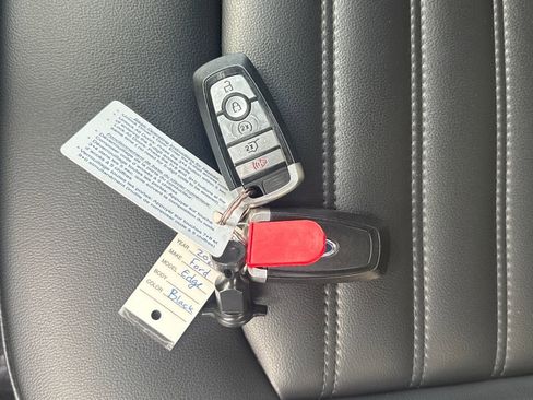 Used 2020 Ford Edge SEL w/ Convenience Package image 29