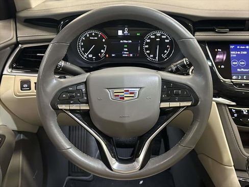 Used 2023 Cadillac XT6 Premium Luxury image 14