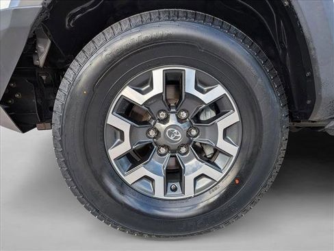 Used 2018 Toyota Tacoma TRD Off-Road image 21