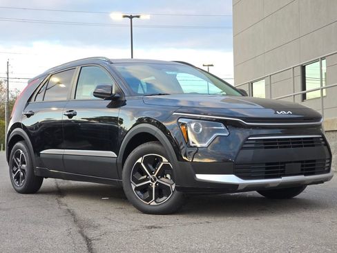 New 2025 Kia Niro EX image 1