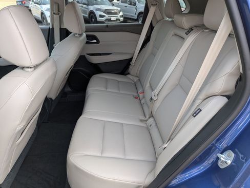 Used 2022 Nissan Rogue SV w/ SV Premium Package image 15